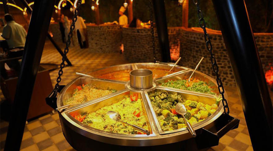 live-food-at-premium-safari
