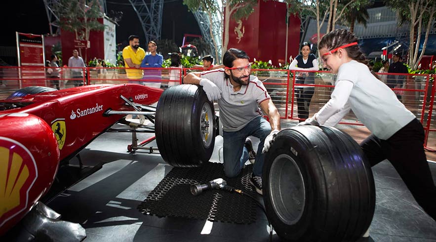 ferrari-world-Tyre-Change-Experience-2