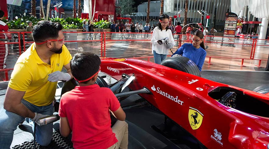 ferrari-world-Tyre-Change-Experience-4