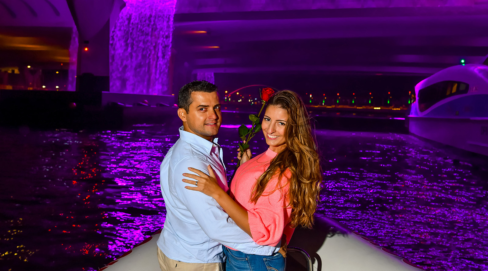 love boats tours couple photography