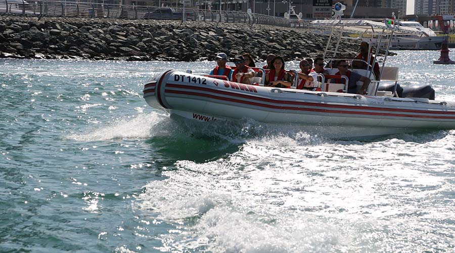 dubai love boat fun