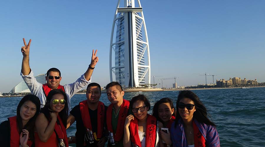 love boat near burj al arab