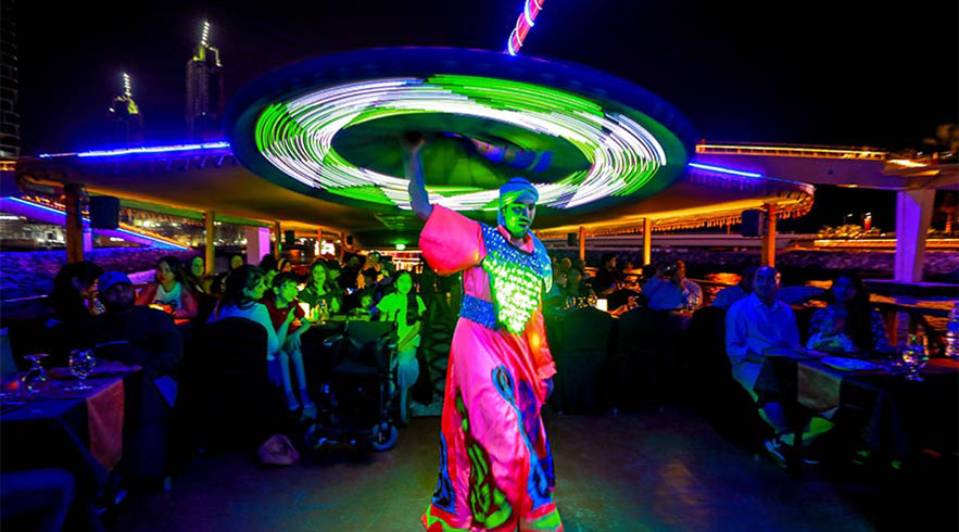 dhow cruise entertainment show